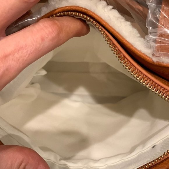 Roxy Mountain Reality Faux Fur Crossbody - Picture 7 of 7